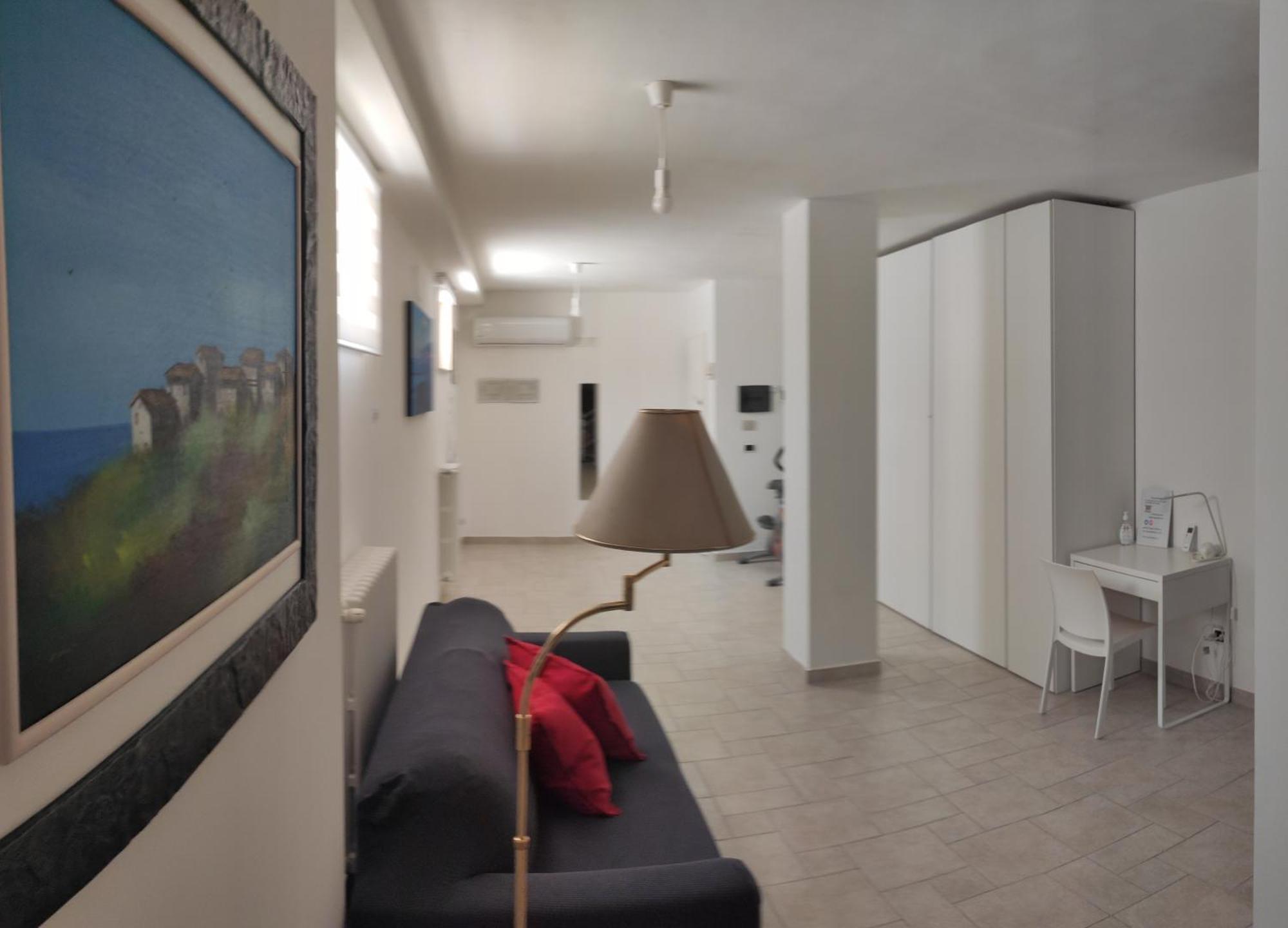Seagull Apartments - Front And Sea View & Airport 巴里 外观 照片