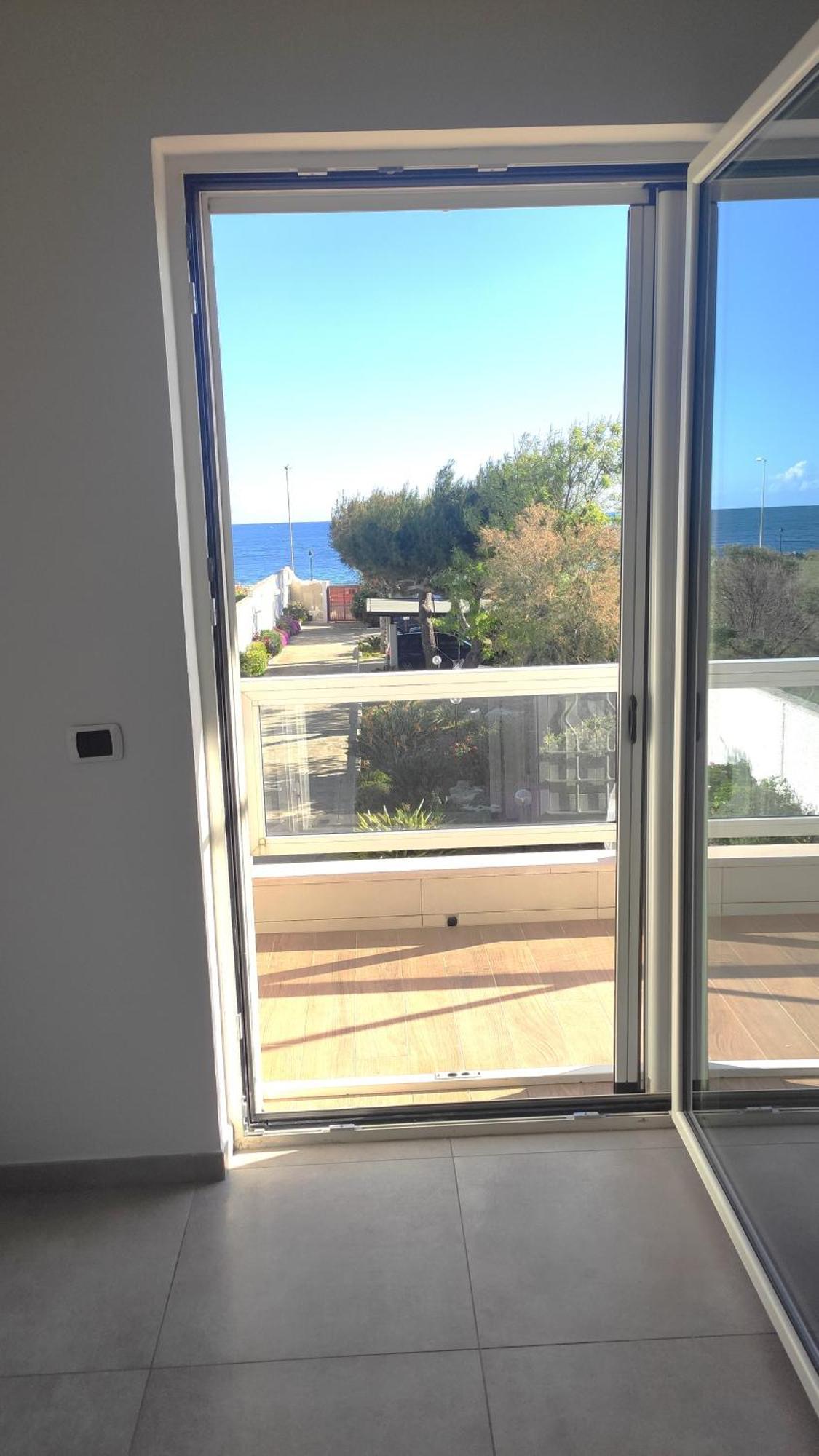 Seagull Apartments - Front And Sea View & Airport 巴里 外观 照片